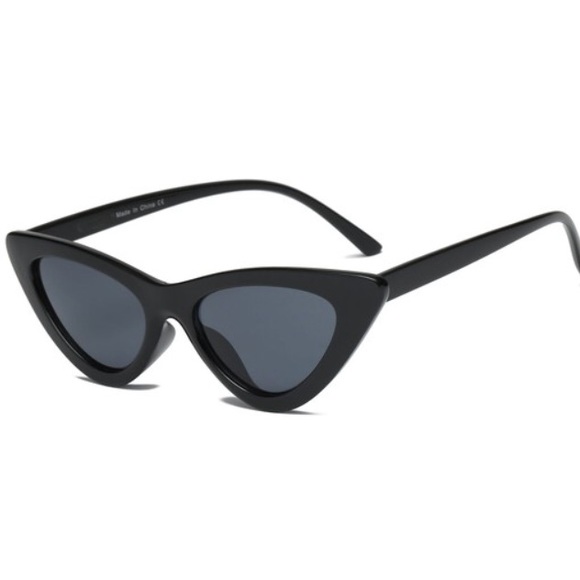 NWT Black Women Cat Sunglasses - Picture 2 of 3